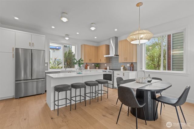 2220 B NW 62nd Street, Seattle, WA 98107
