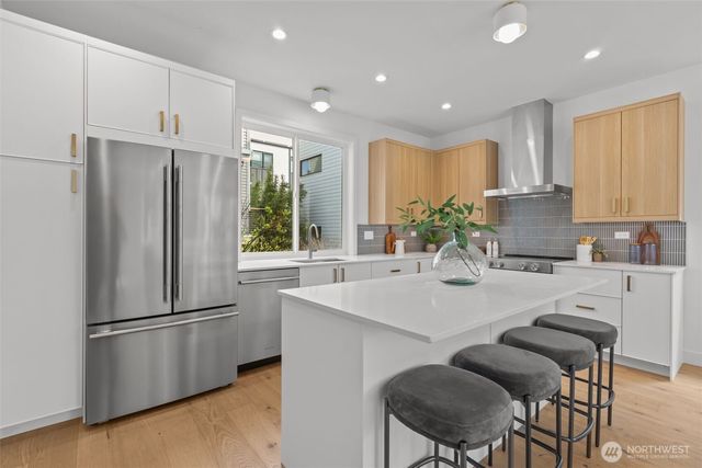 2220 B NW 62nd Street, Seattle, WA 98107
