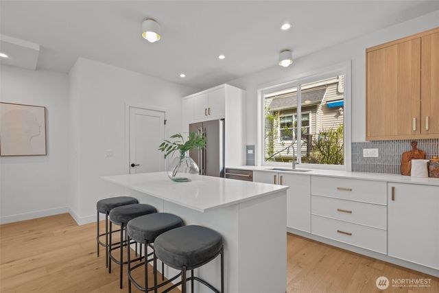 2220 B NW 62nd Street, Seattle, WA 98107