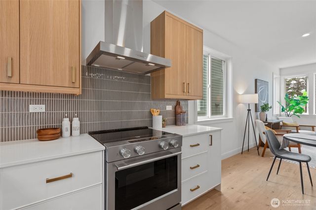 2220 B NW 62nd Street, Seattle, WA 98107