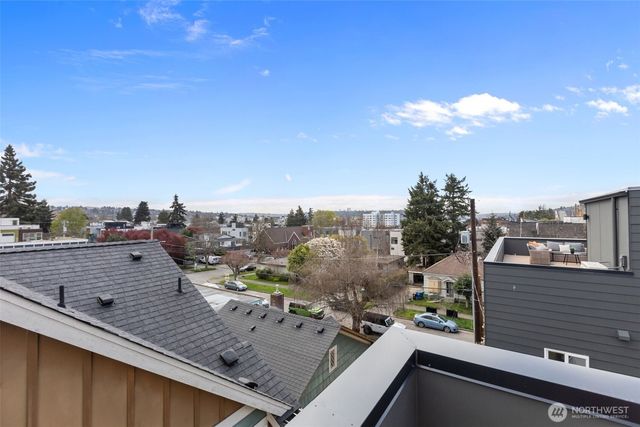2220 B NW 62nd Street, Seattle, WA 98107