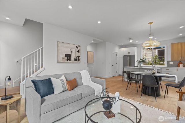 2220 B NW 62nd Street, Seattle, WA 98107