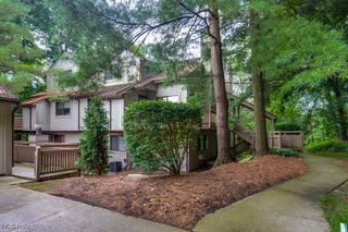 582 Meredith Lane, Cuyahoga Falls, OH 44223