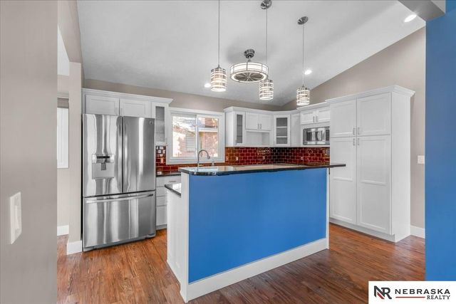 510 Hazelwood Drive, Lincoln, NE 68510