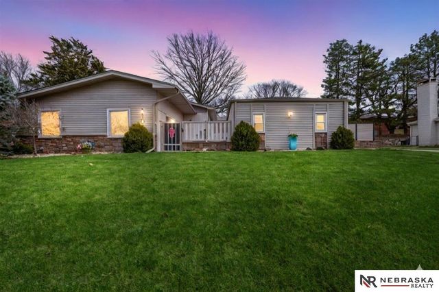 510 Hazelwood Drive, Lincoln, NE 68510