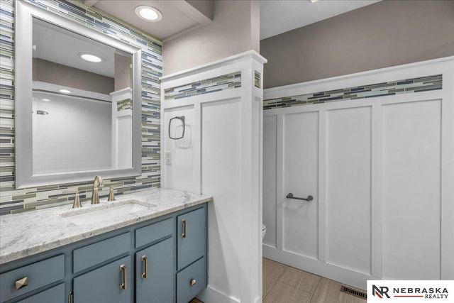 510 Hazelwood Drive, Lincoln, NE 68510