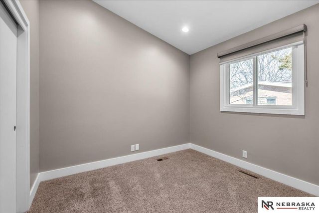 510 Hazelwood Drive, Lincoln, NE 68510