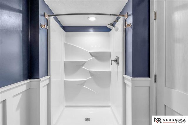 510 Hazelwood Drive, Lincoln, NE 68510