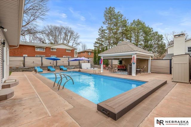 510 Hazelwood Drive, Lincoln, NE 68510