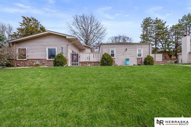 510 Hazelwood Drive, Lincoln, NE 68510