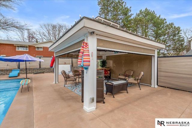 510 Hazelwood Drive, Lincoln, NE 68510