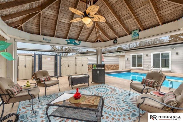 510 Hazelwood Drive, Lincoln, NE 68510