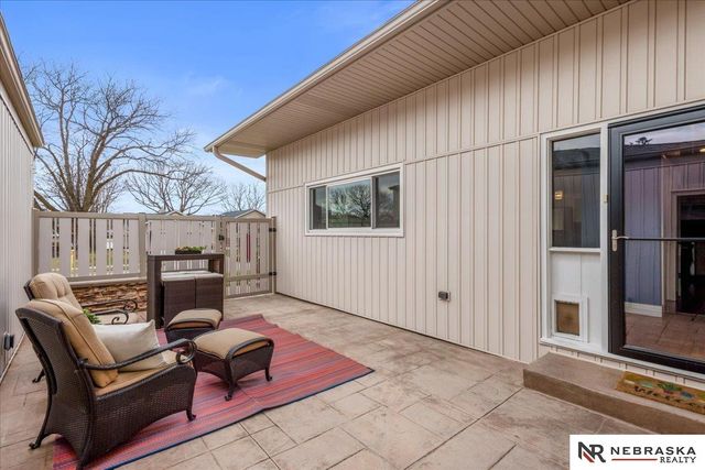 510 Hazelwood Drive, Lincoln, NE 68510