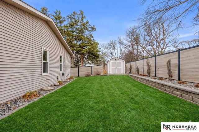 510 Hazelwood Drive, Lincoln, NE 68510