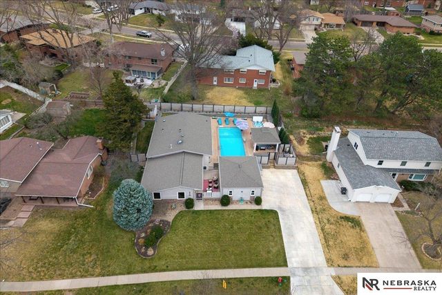 510 Hazelwood Drive, Lincoln, NE 68510