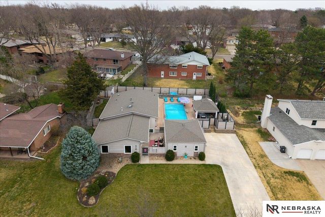 510 Hazelwood Drive, Lincoln, NE 68510