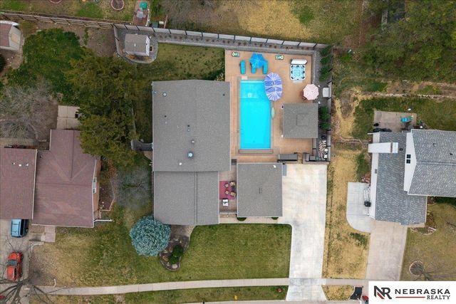 510 Hazelwood Drive, Lincoln, NE 68510