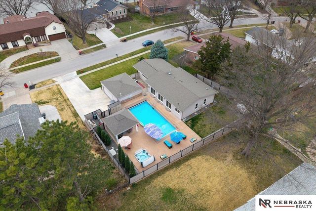 510 Hazelwood Drive, Lincoln, NE 68510