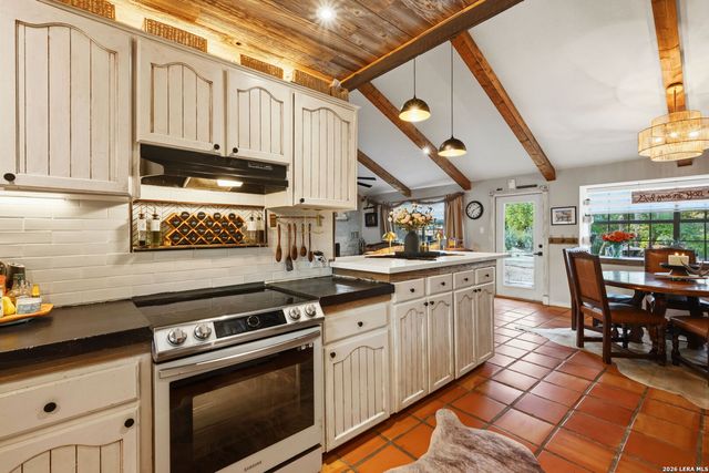101 Candy Ln, Boerne, TX 78006