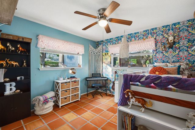 101 Candy Ln, Boerne, TX 78006