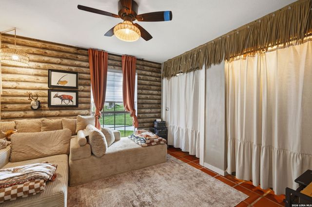 101 Candy Ln, Boerne, TX 78006