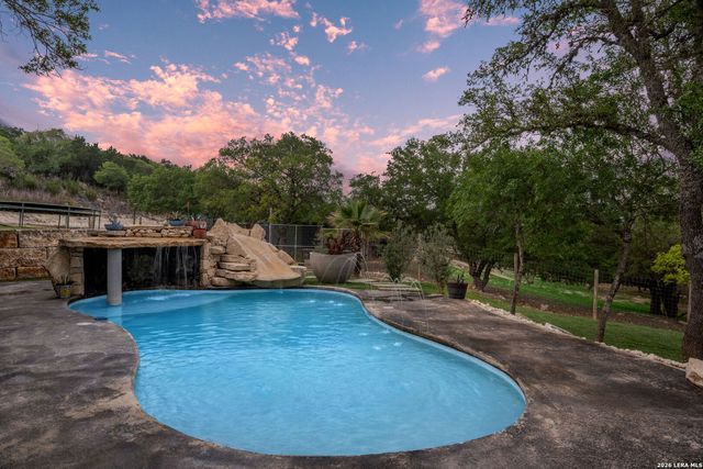101 Candy Ln, Boerne, TX 78006