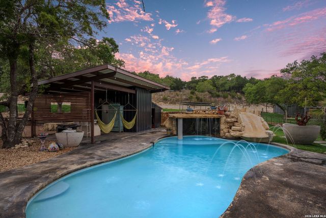 101 Candy Ln, Boerne, TX 78006