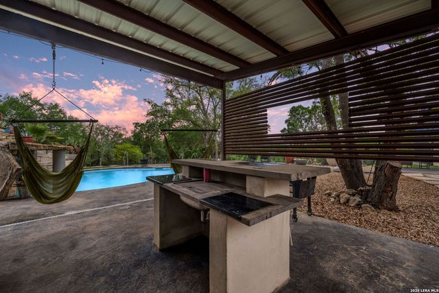 101 Candy Ln, Boerne, TX 78006