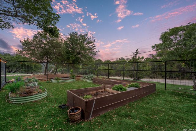 101 Candy Ln, Boerne, TX 78006