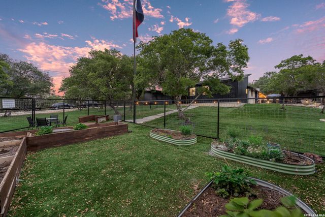 101 Candy Ln, Boerne, TX 78006