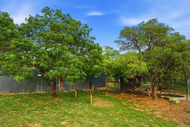101 Candy Ln, Boerne, TX 78006