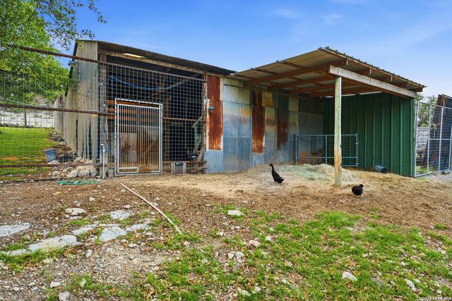 101 Candy Ln, Boerne, TX 78006