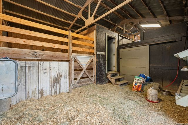 101 Candy Ln, Boerne, TX 78006