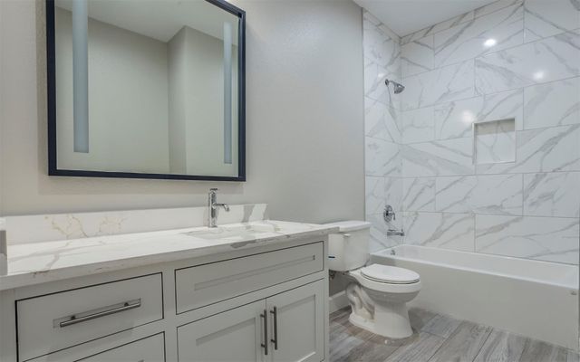2718 Leslie LN, San Marcos, TX 78666