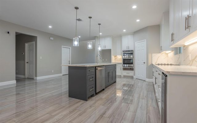 2718 Leslie LN, San Marcos, TX 78666