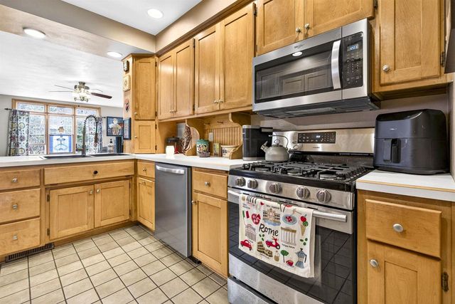 1126 E NAWADA STREET, Appleton, WI 54911