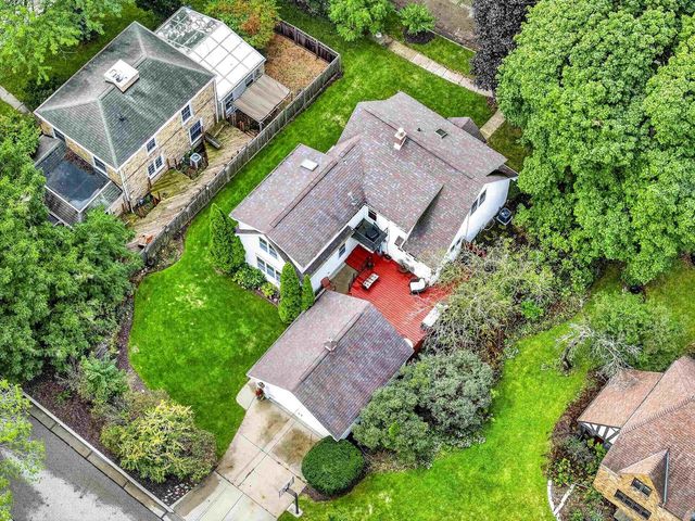 1126 E NAWADA STREET, Appleton, WI 54911