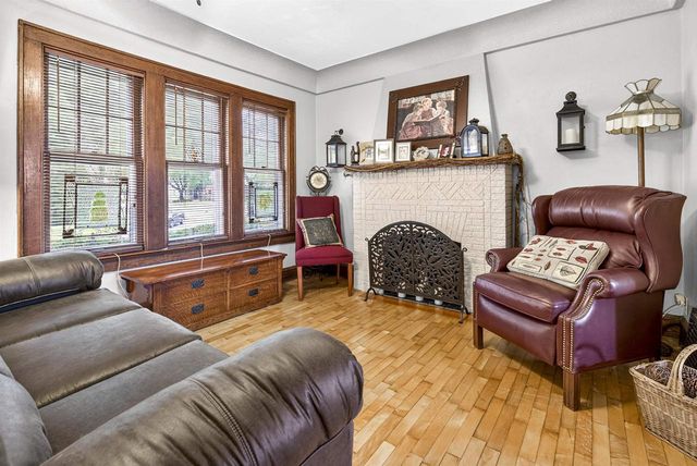 1126 E NAWADA STREET, Appleton, WI 54911