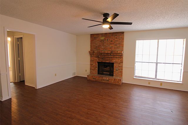 1232 Mockingbird Lane, Desoto, TX 75115
