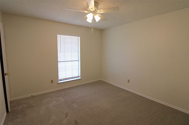 1232 Mockingbird Lane, Desoto, TX 75115