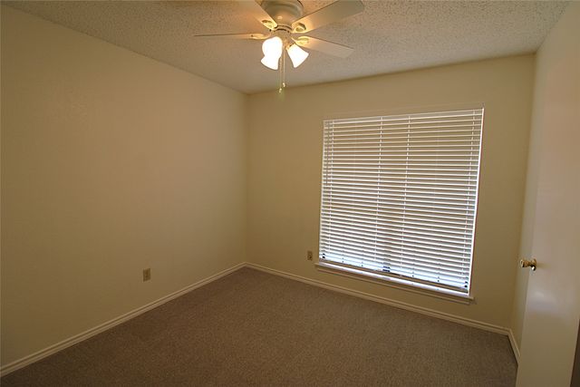1232 Mockingbird Lane, Desoto, TX 75115