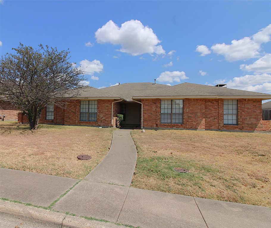 1232 Mockingbird Lane, Desoto, TX 75115
