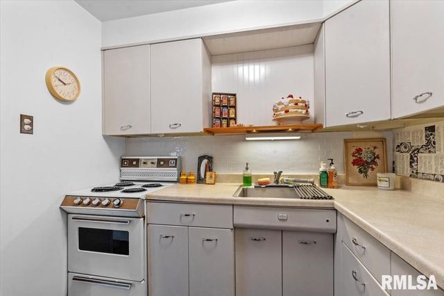 718 S 7th St Unit 306, Springfield, IL 62703