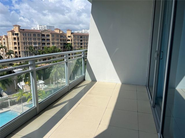 2950 NE 188th Street 444, Aventura, FL 33180