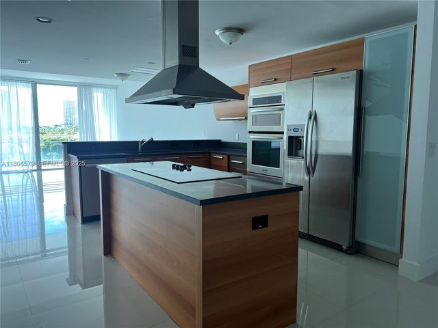 2950 NE 188th Street 444, Aventura, FL 33180