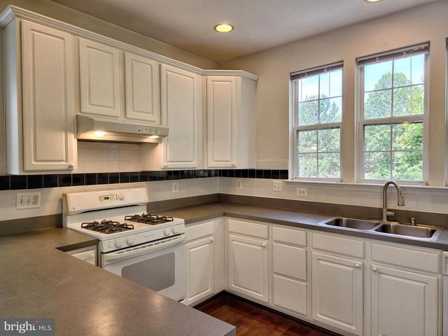 13906 GOTHIC DR, Centreville, VA 20121