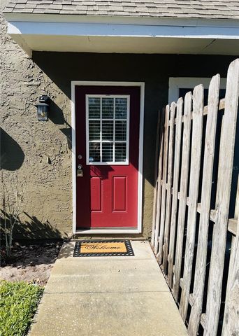 16513 LAKE BRIGADOON CIR, Tampa, FL 33618