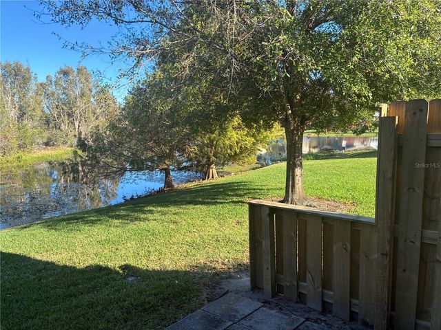 16513 LAKE BRIGADOON CIR, Tampa, FL 33618