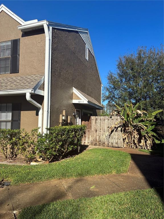 16513 LAKE BRIGADOON CIR, Tampa, FL 33618