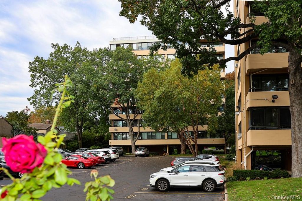 10-34 166th Street 9D, Whitestone, NY 11357 — photo 3